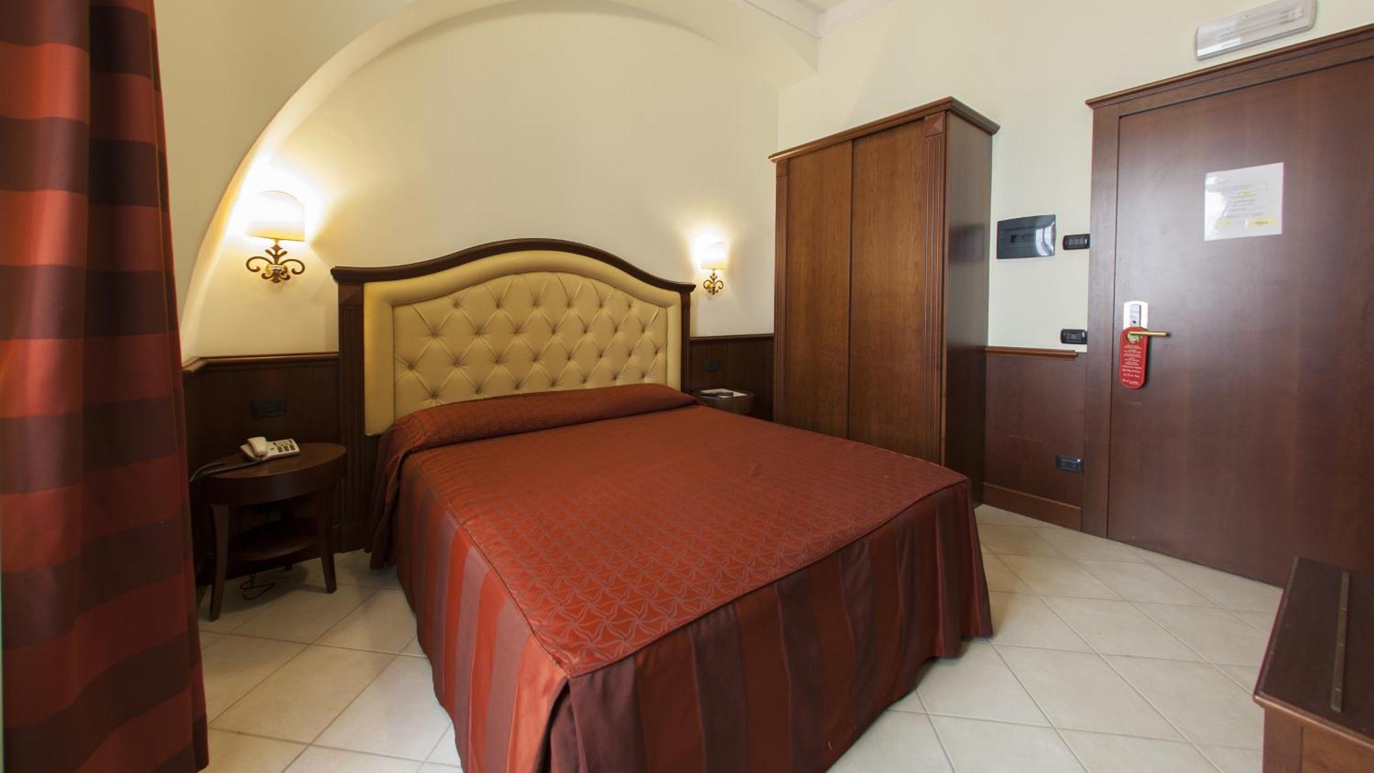 Frühstückspension Domus Augusta 3*